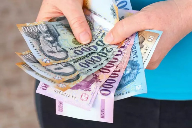 Ingyen ajándék az államtól 2026-ban: Sokan nem is tudják, hogy nekik is jár ez a rendhagyó segítség