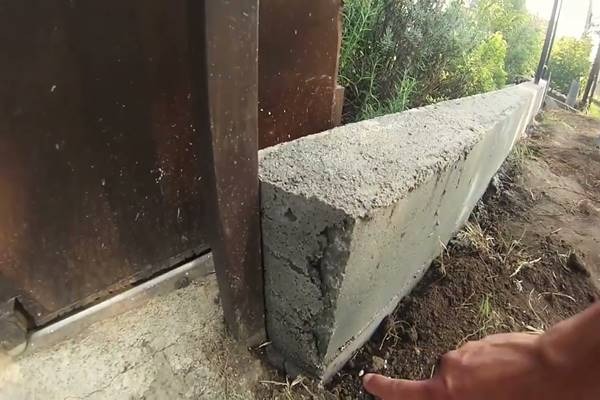 Elfogadták! Csak ilyen kerítésed lehet, rengeteg ember kap bontásra felszólítást!