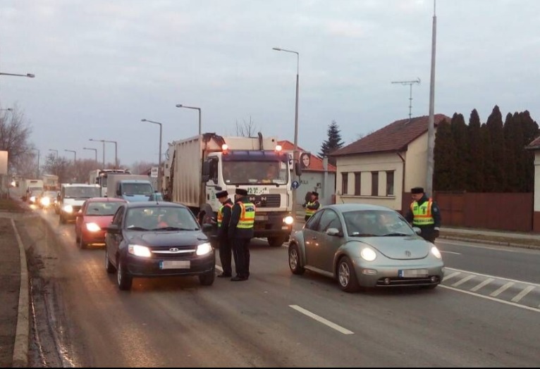 Átfogó ellenőrzéseket tart a rendőrség: tömegével buknak le a magyar autósok